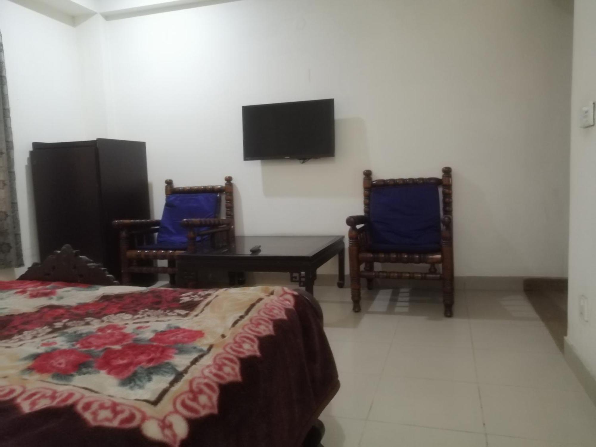 Fortville Hotel - Lahore Extérieur photo