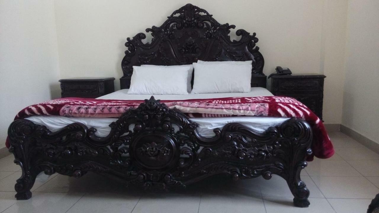 Fortville Hotel - Lahore Extérieur photo